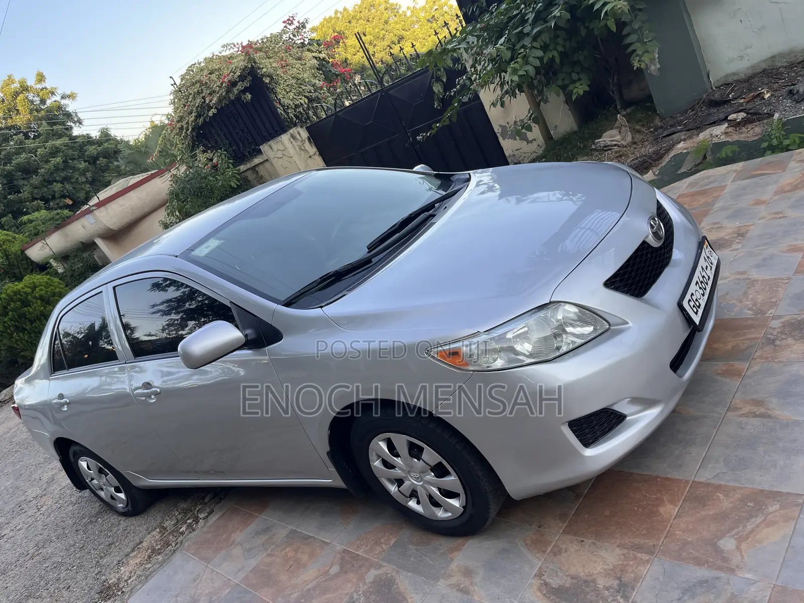 Toyota Corolla LE 4dr Sedan (1.8L 4cyl 4A) 2010 Silver