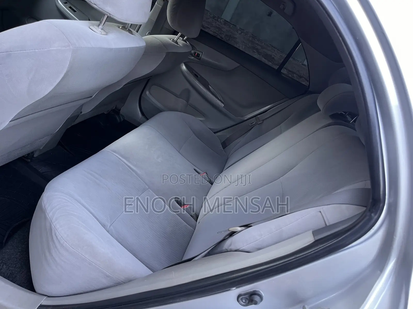 Toyota Corolla LE 4dr Sedan (1.8L 4cyl 4A) 2010 Silver