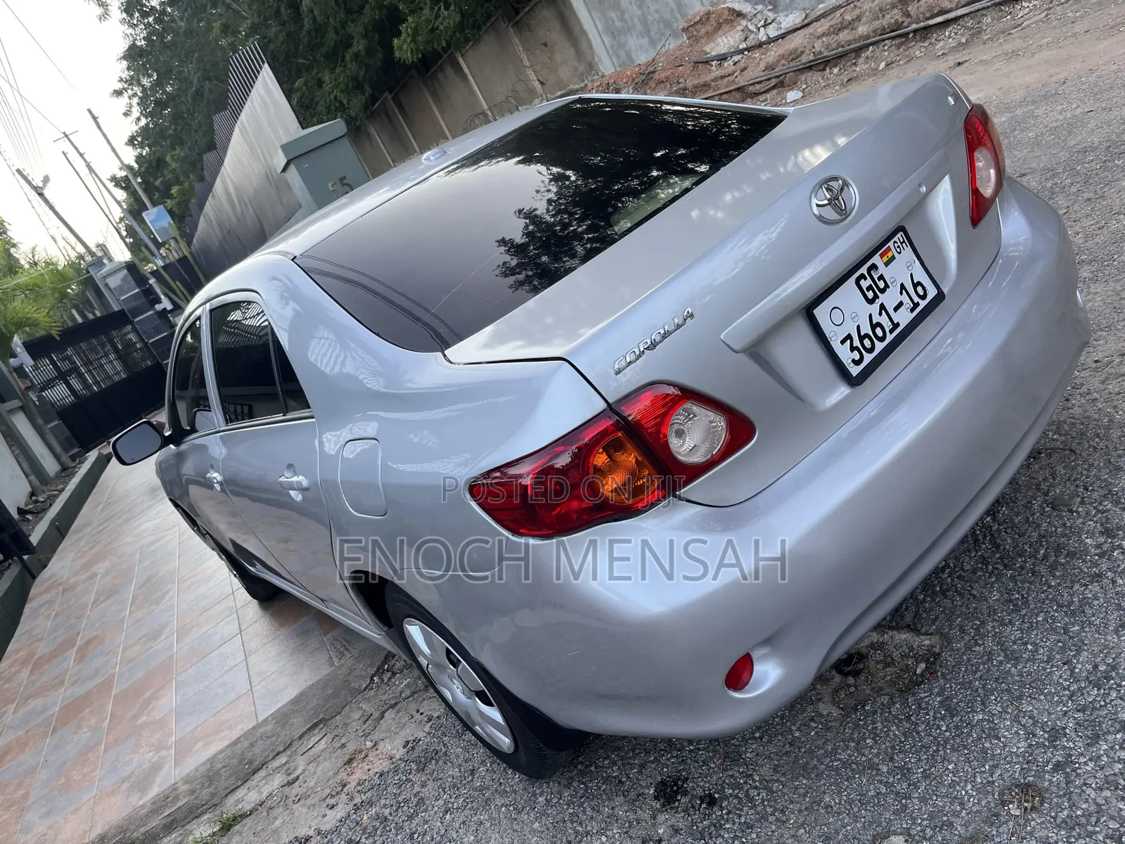 Toyota Corolla LE 4dr Sedan (1.8L 4cyl 4A) 2010 Silver