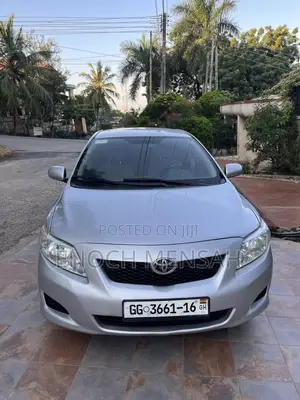 Toyota Corolla LE 4dr Sedan (1.8L 4cyl 4A) 2010 Silver