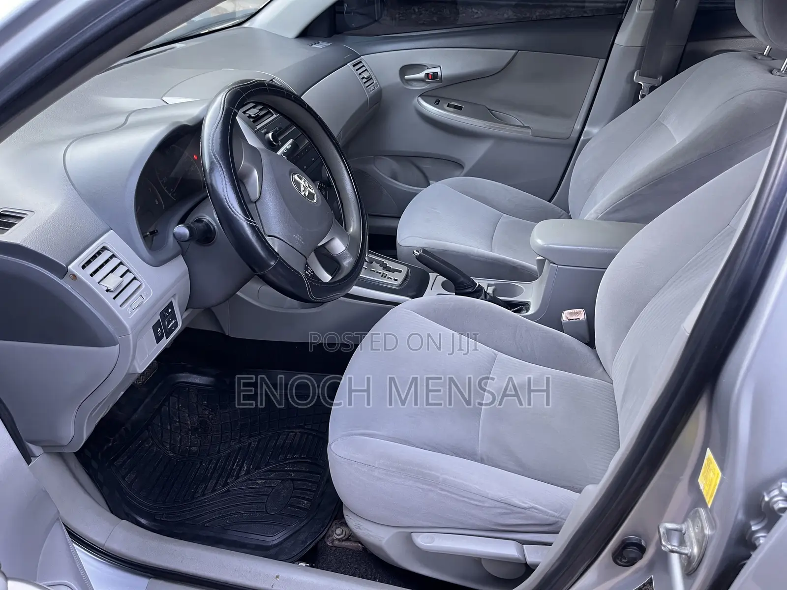 Toyota Corolla LE 4dr Sedan (1.8L 4cyl 4A) 2010 Silver