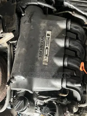 Honda Fit Engine . 4 Plugs and 8 Plugs