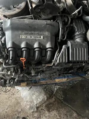 Honda Fit Engine . 4 Plugs and 8 Plugs