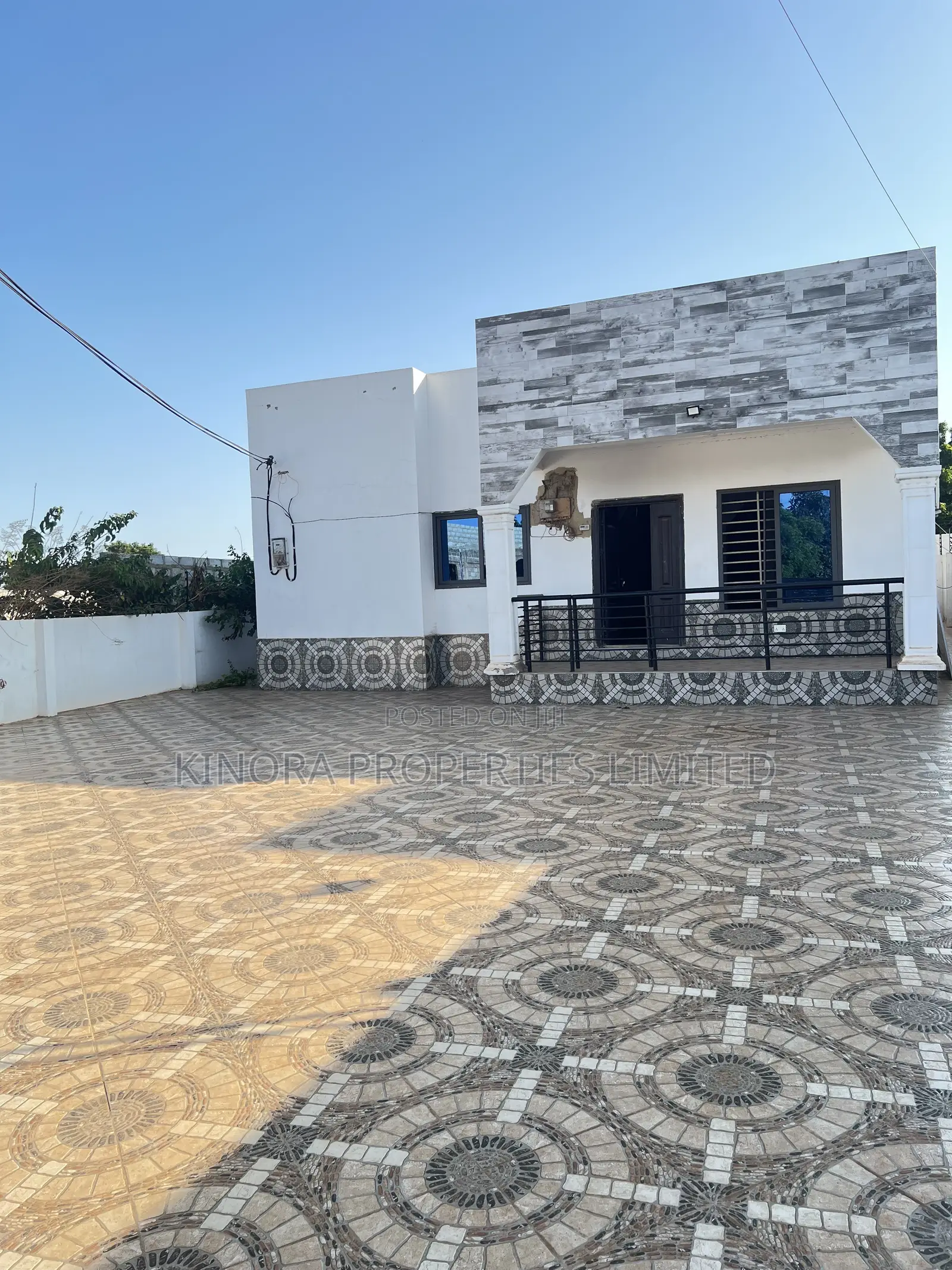 3bdrm Condo in Adenta Ashiyie for rent