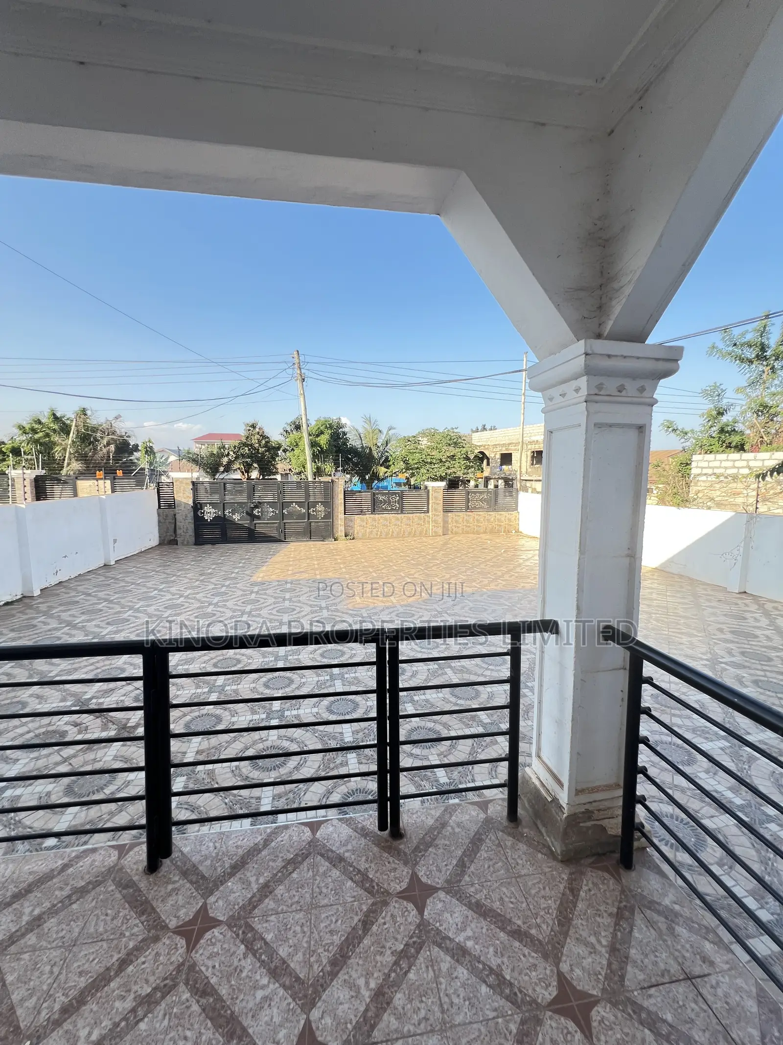 3bdrm Condo in Adenta Ashiyie for rent