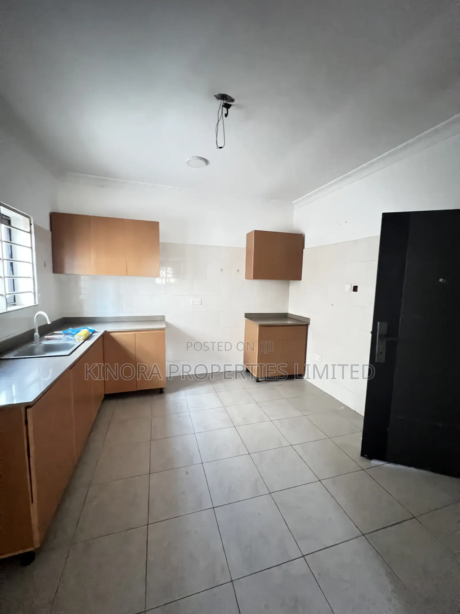 3bdrm Condo in Adenta Ashiyie for rent