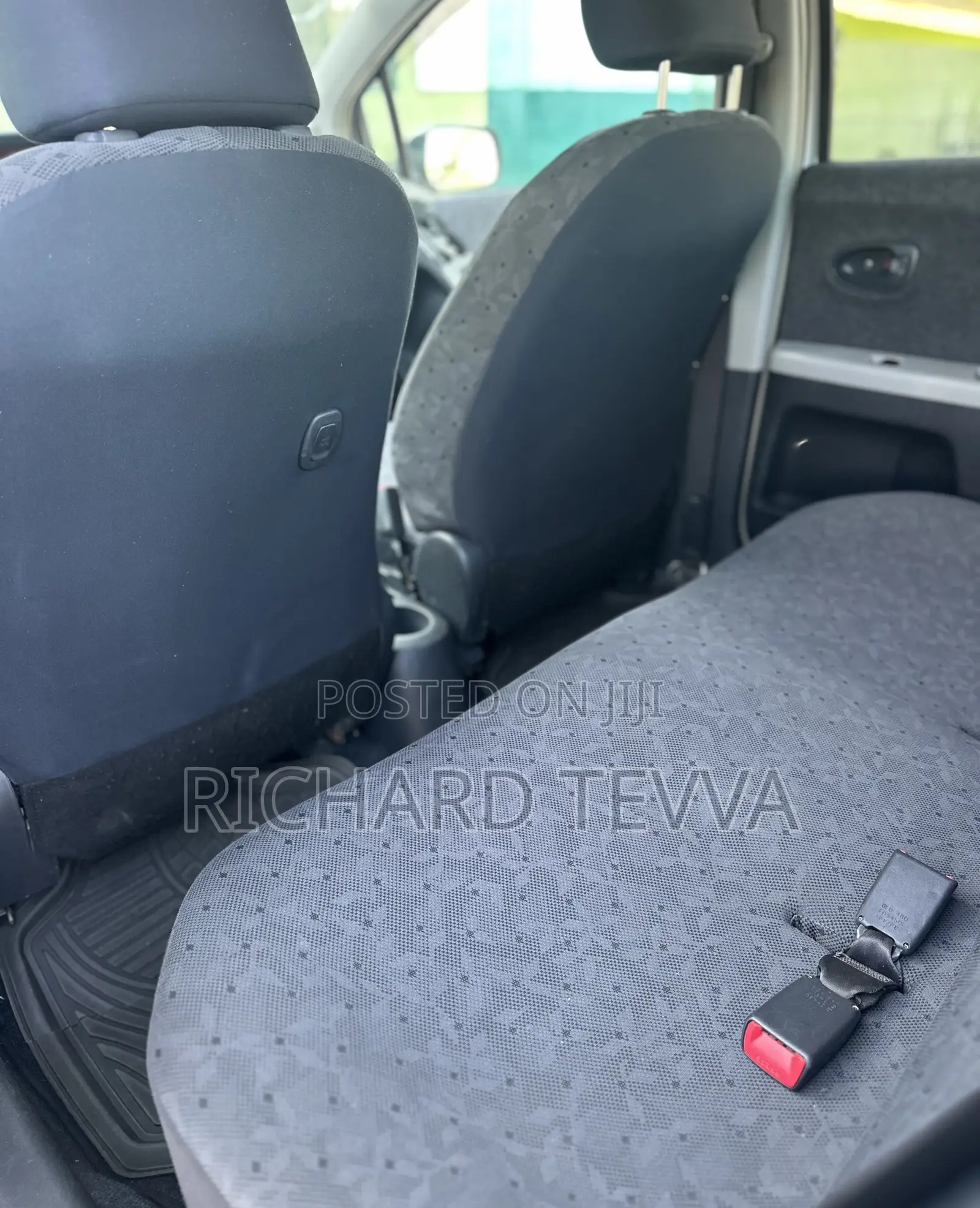 Toyota Vitz 1.3 AWD 5dr 2010 Silver