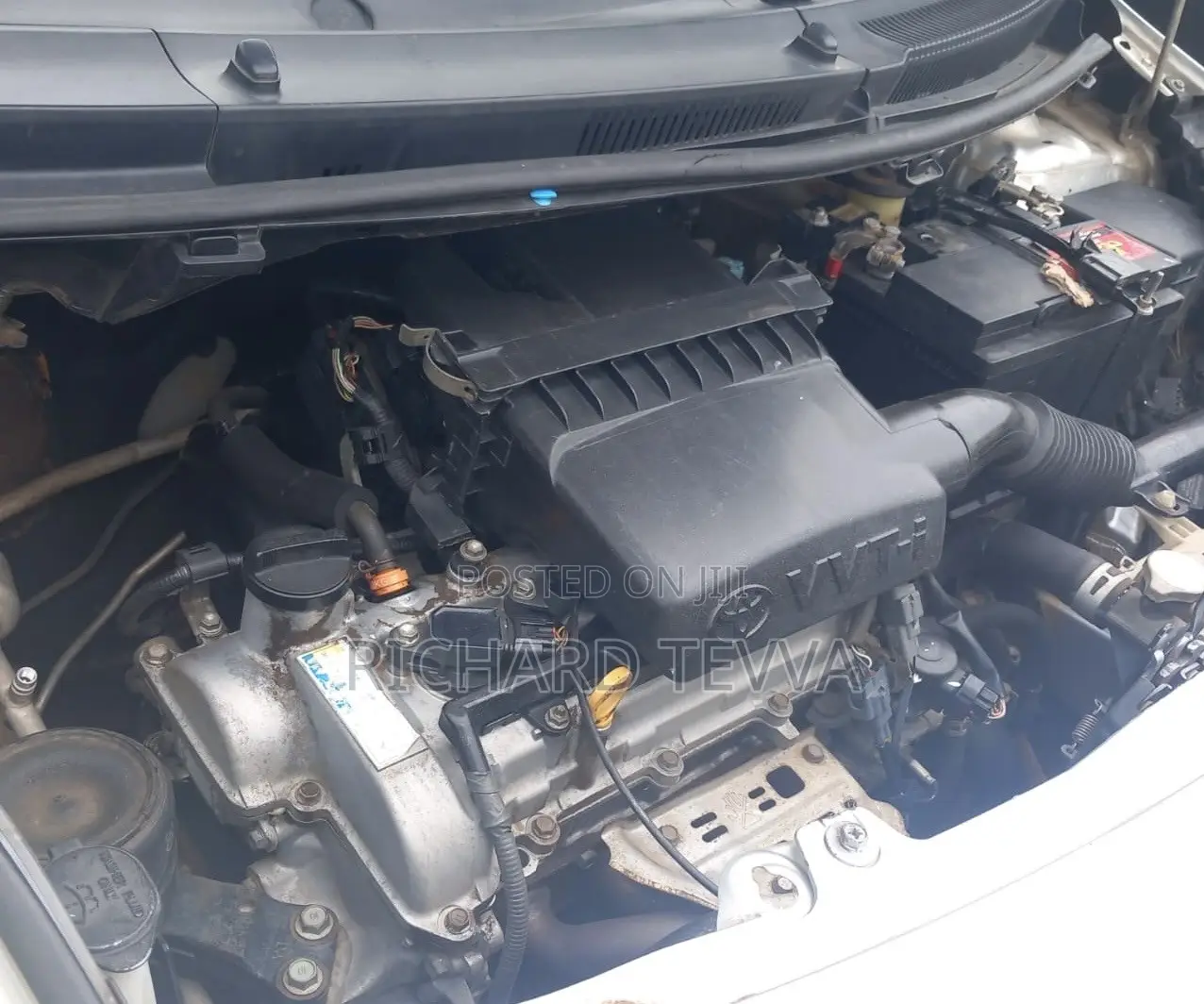 Toyota Vitz 1.3 AWD 5dr 2010 White