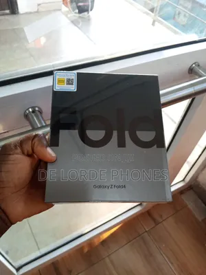 New Samsung Galaxy Z Fold4 256 GB Black