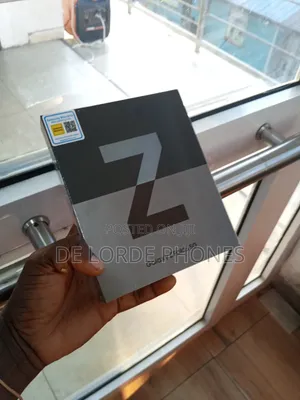 New Samsung Galaxy Z Fold 3 256 GB Black