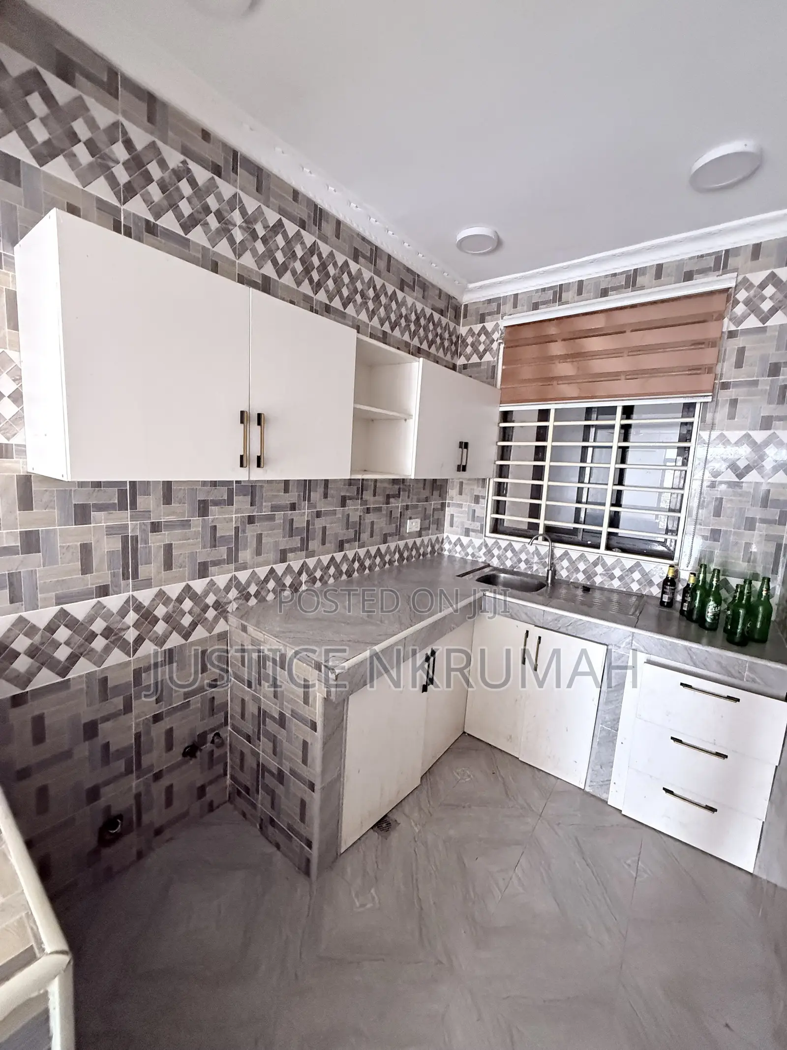 2bdrm Apartment in Mr. Justice Estate, Old Barrier for rent
