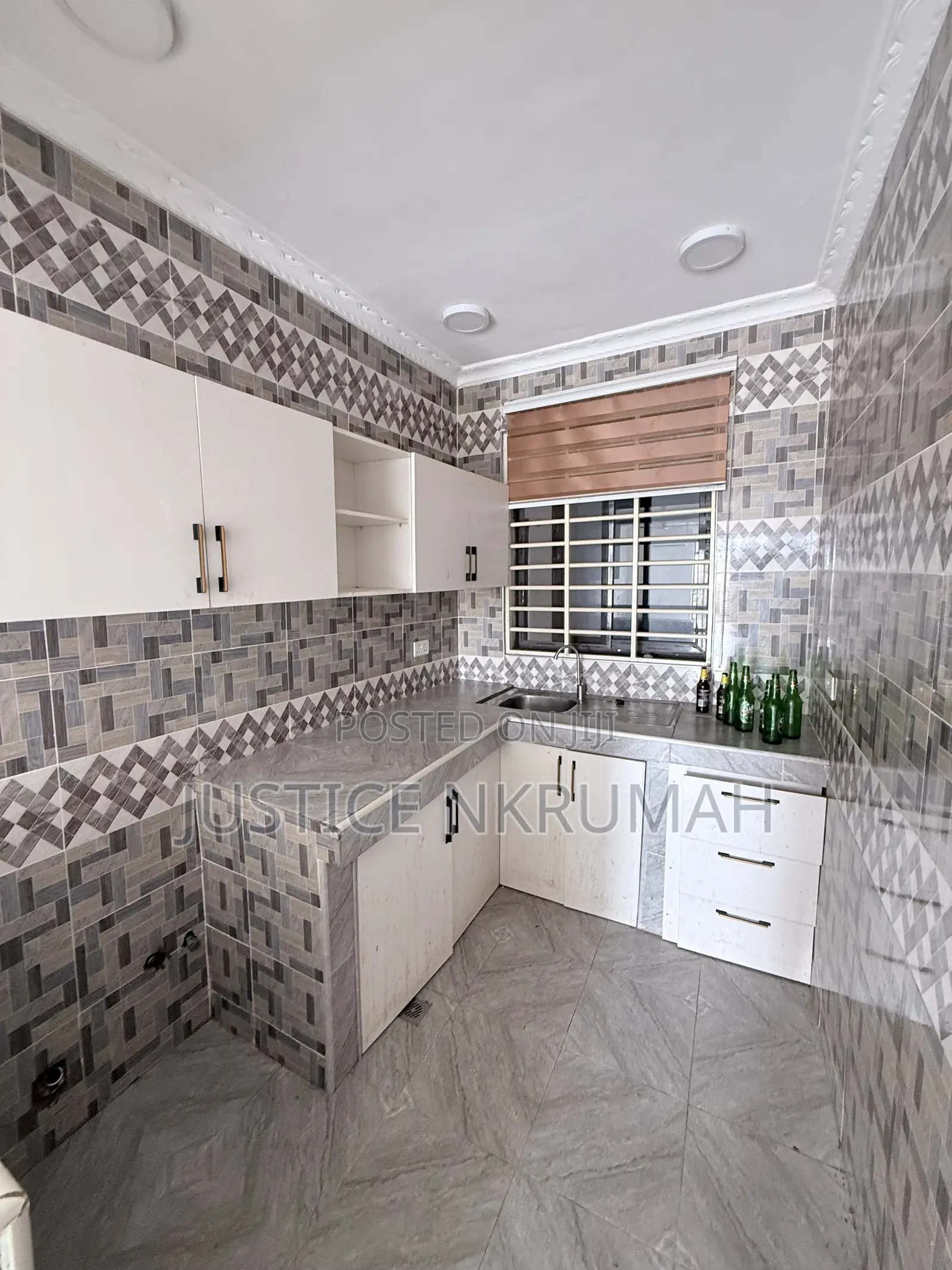 2bdrm Apartment in Mr. Justice Estate, Old Barrier for rent