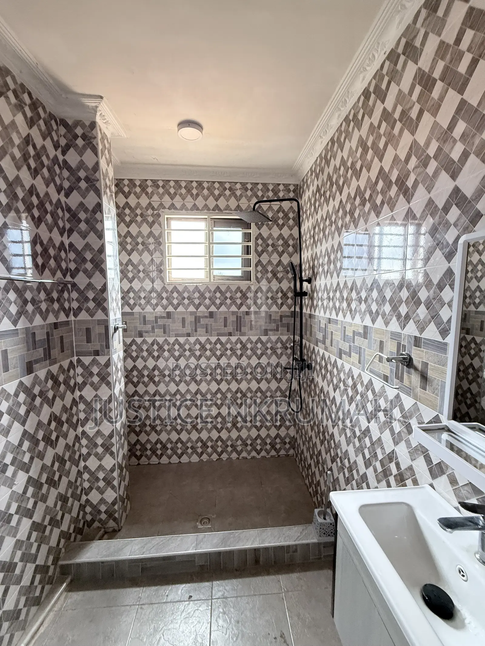 2bdrm Apartment in Mr. Justice Estate, Old Barrier for rent
