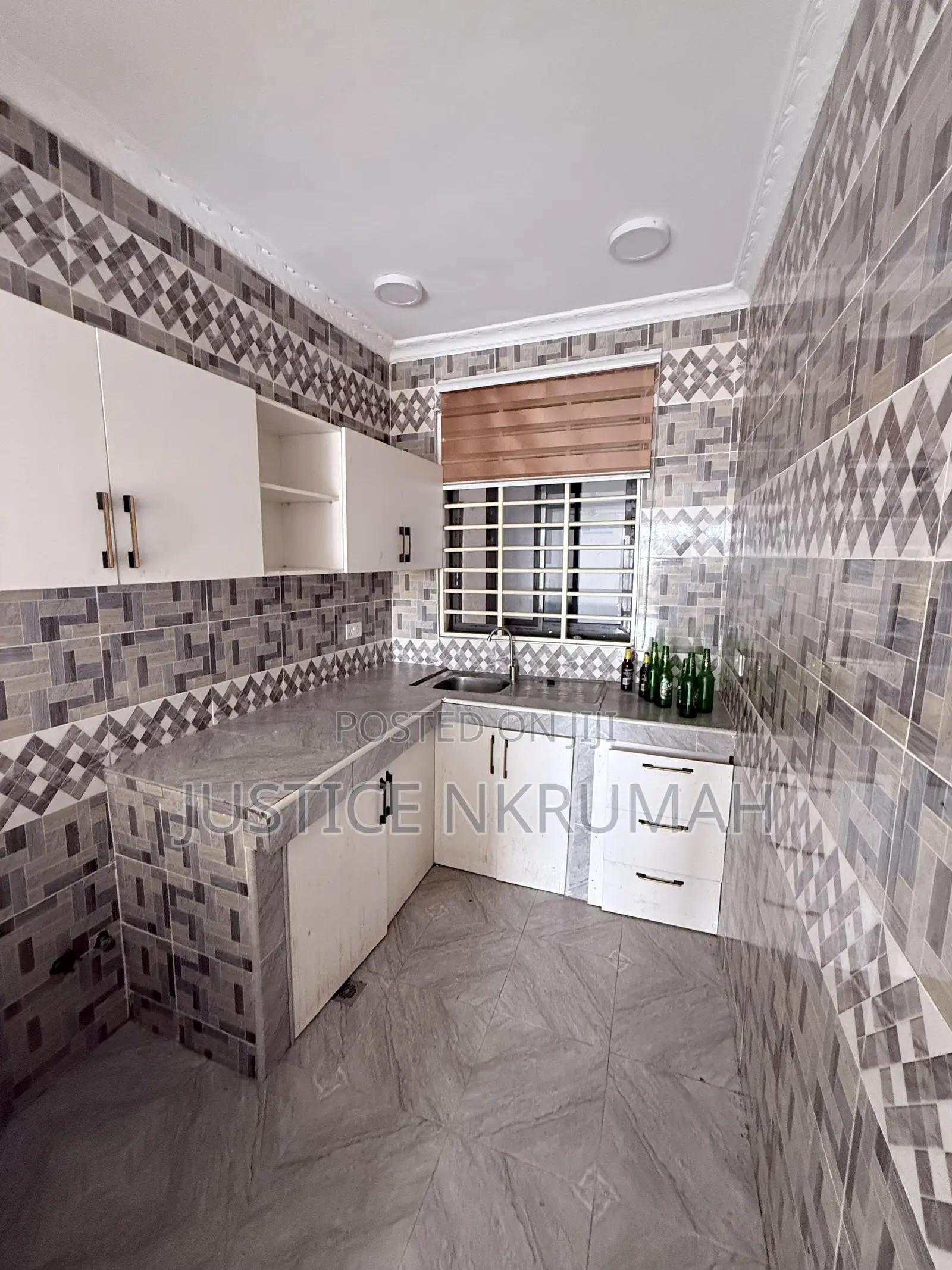2bdrm Apartment in Mr. Justice Estate, Old Barrier for rent