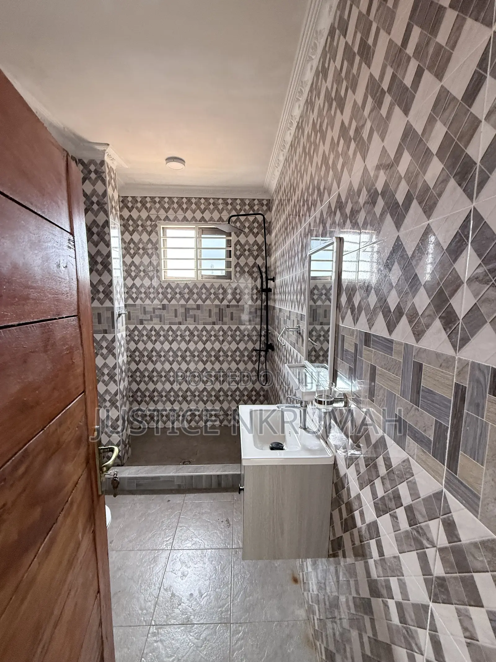 2bdrm Apartment in Mr. Justice Estate, Old Barrier for rent