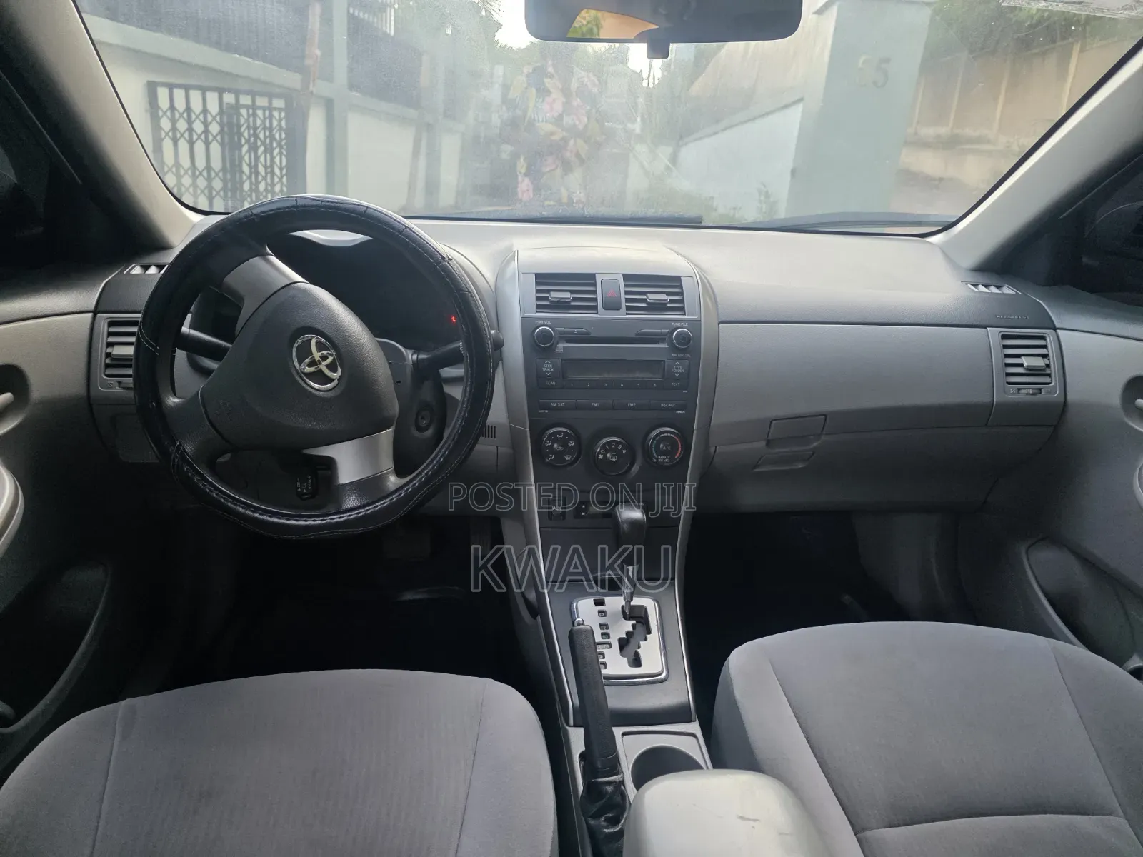 Toyota Corolla 2010 Silver