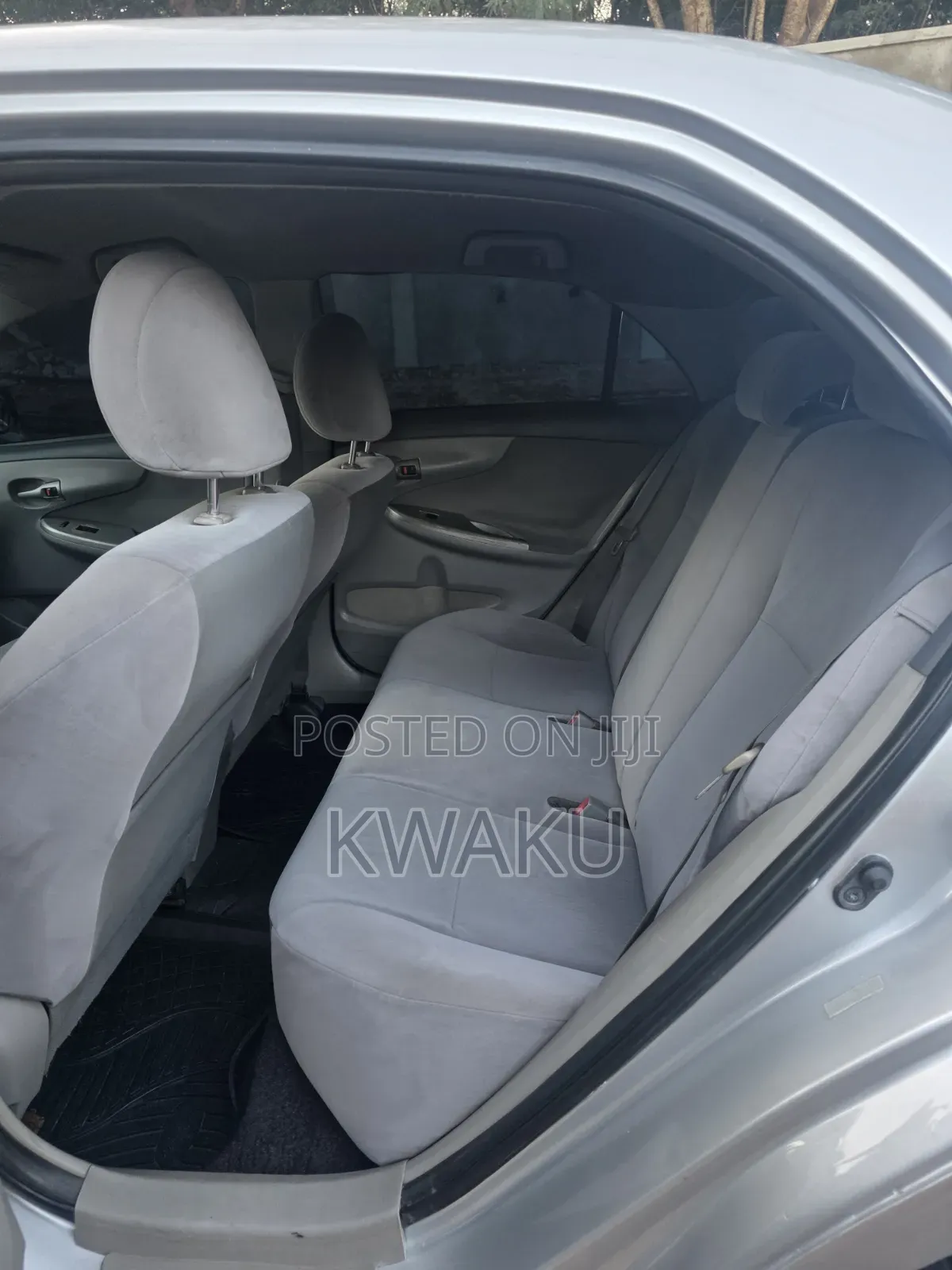 Toyota Corolla 2010 Silver