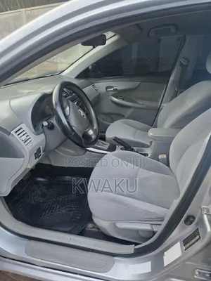 Toyota Corolla 2010 Silver