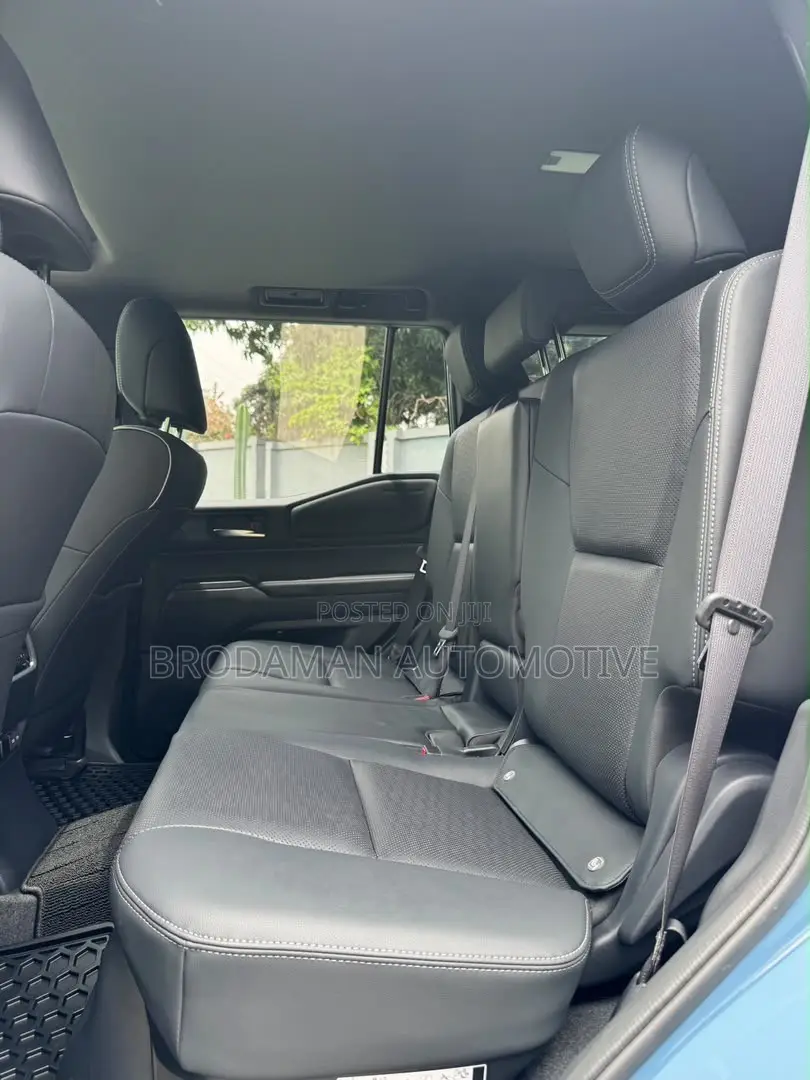 New Toyota Land Cruiser Prado 2.8 2024 Blue