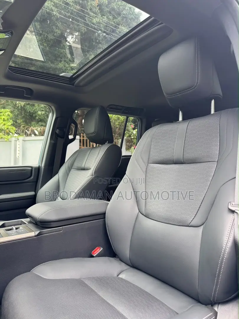 New Toyota Land Cruiser Prado 2.8 2024 Blue
