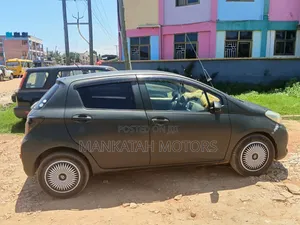 Toyota Vitz 2012 Green