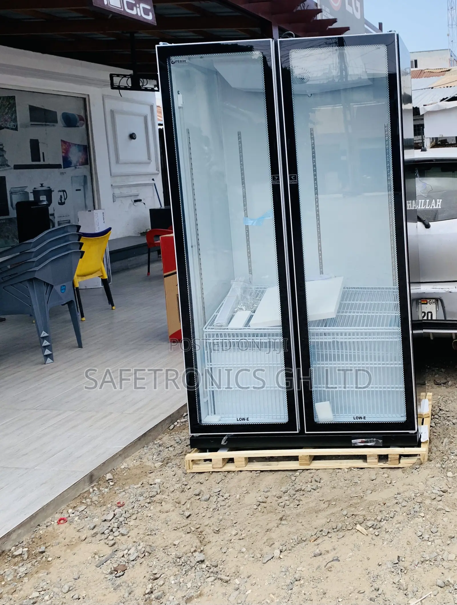 Super Cool PVC-801-27AA Pearl 690-L Double-Door Glass Display Fridge