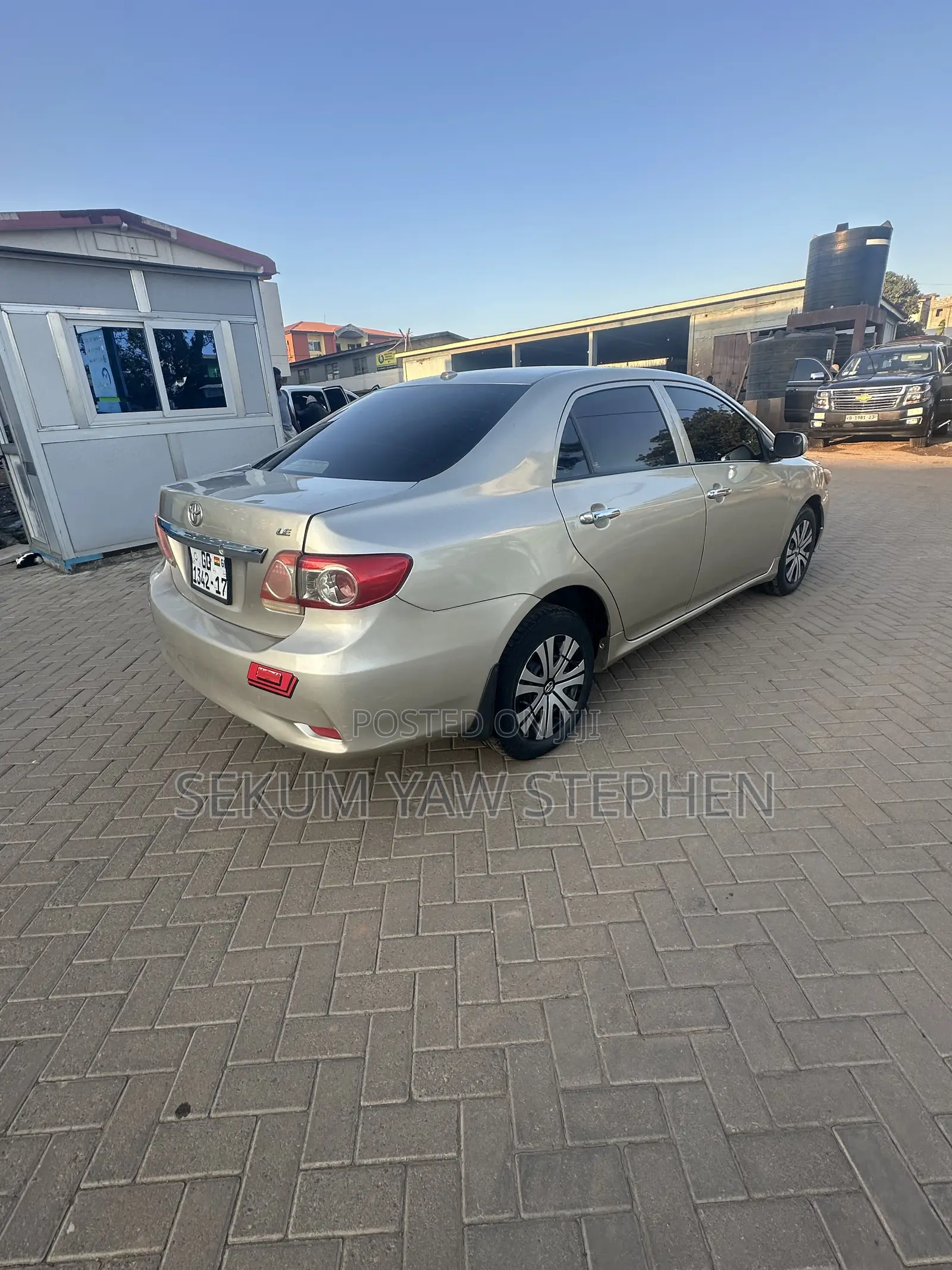 Toyota Corolla 2011 Gold