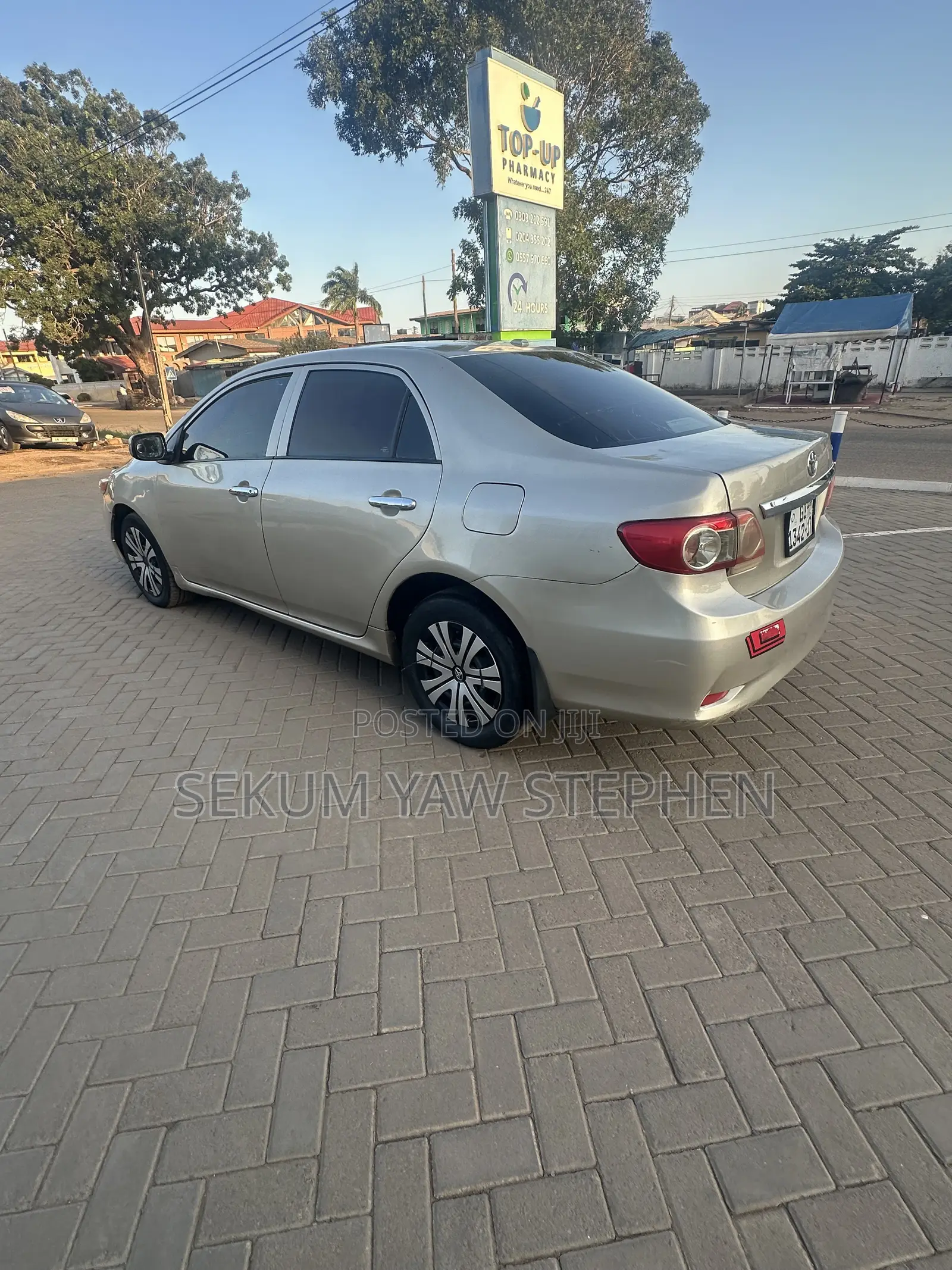 Toyota Corolla 2011 Gold