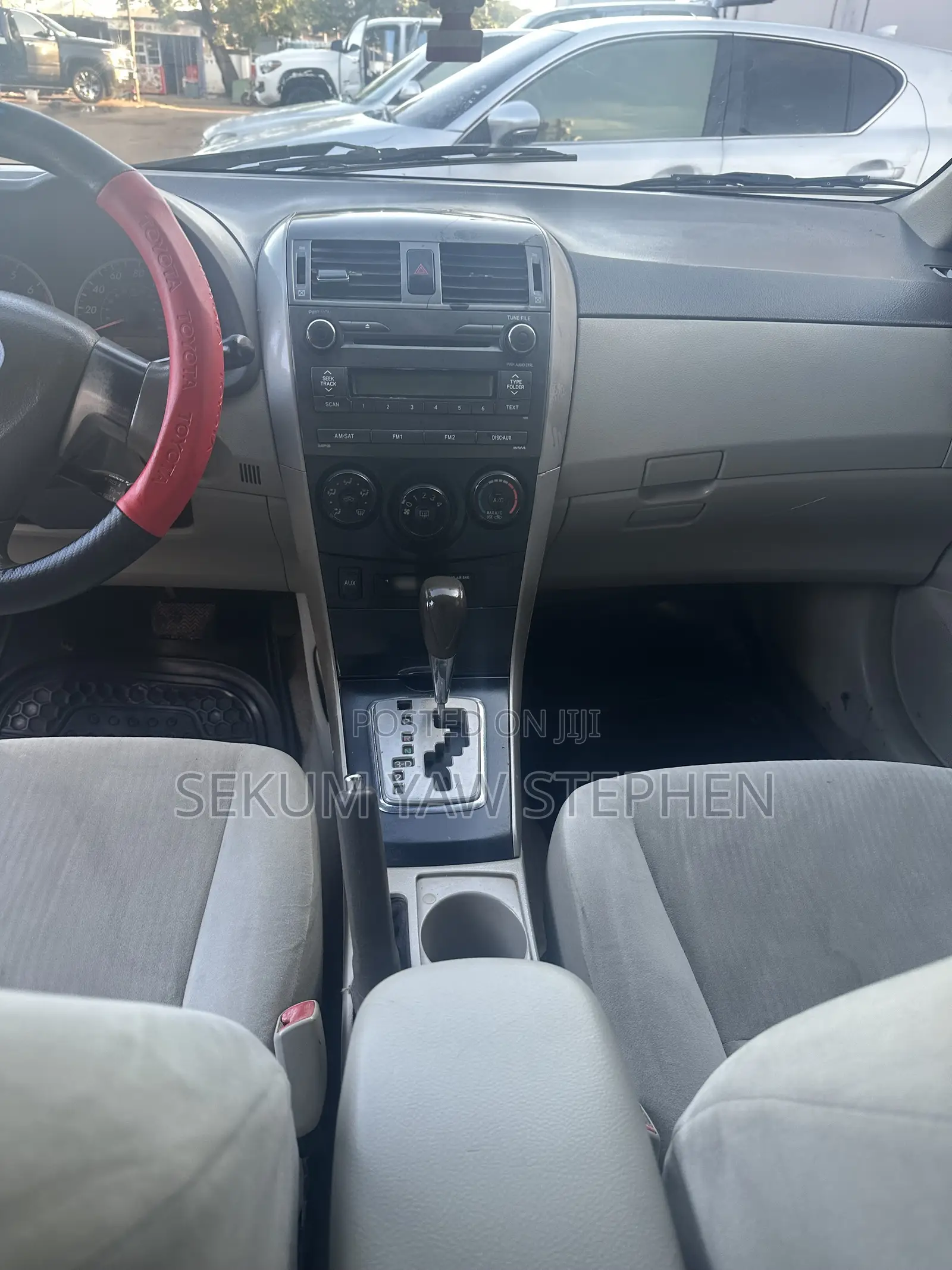 Toyota Corolla 2011 Gold