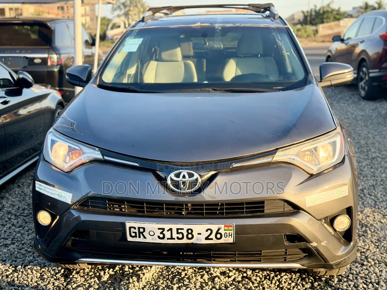 Toyota RAV4 XLE AWD (2.5L 4cyl 6A) 2017 Gray