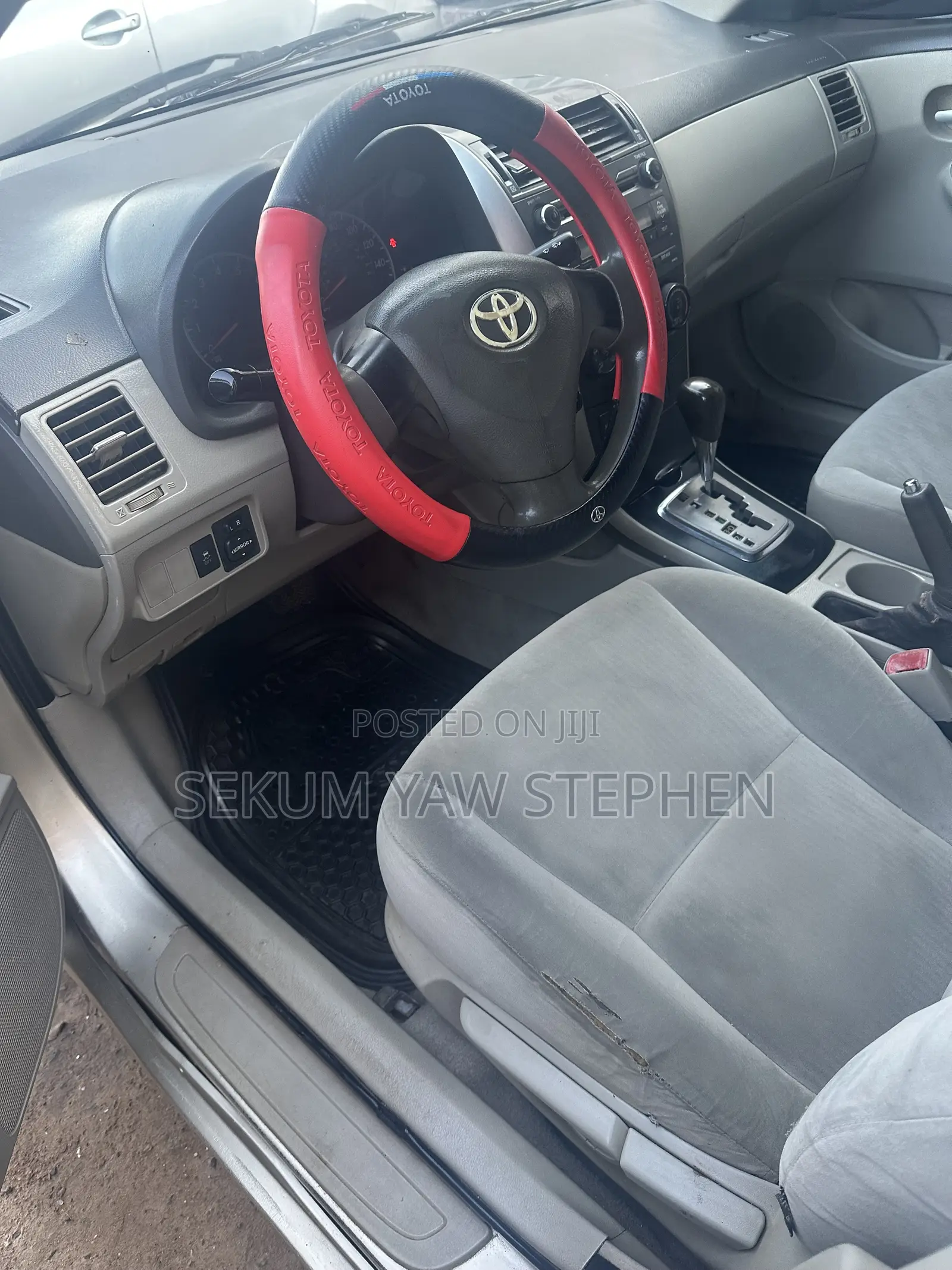 Toyota Corolla 2011 Gold