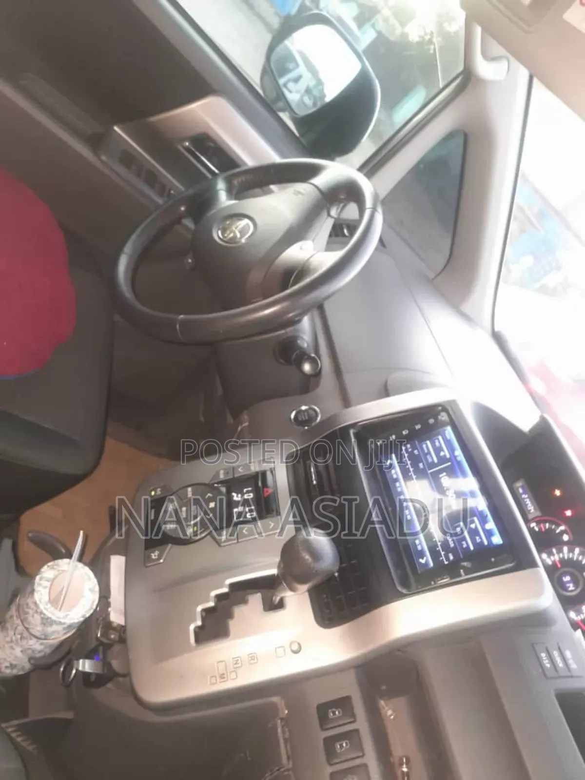 Toyota Voxy 2013 Silver
