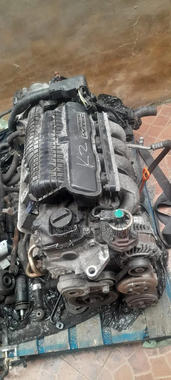 Honda Fit Engine . 4 Plugs and 8 Plugs