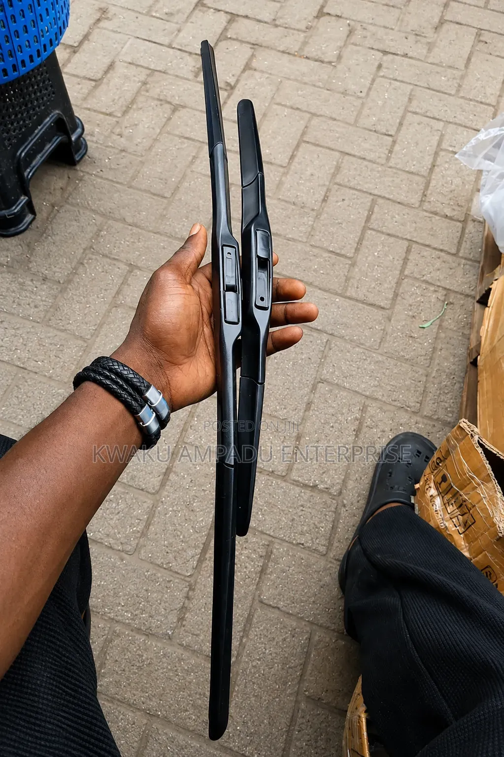 Premium Car Wiper Blade – Smooth & Clear View 16" to 26"