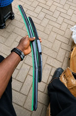 Premium Car Wiper Blade – Smooth & Clear View 16" to 26"
