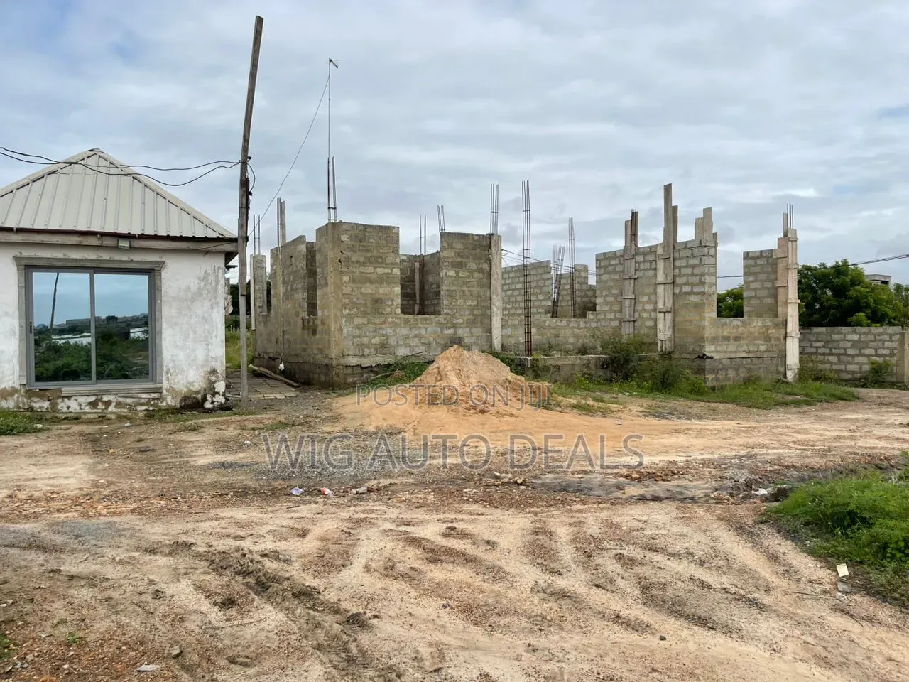 80/75 Plot of Land With Non Uncompleted 7bedroom on It for Sale