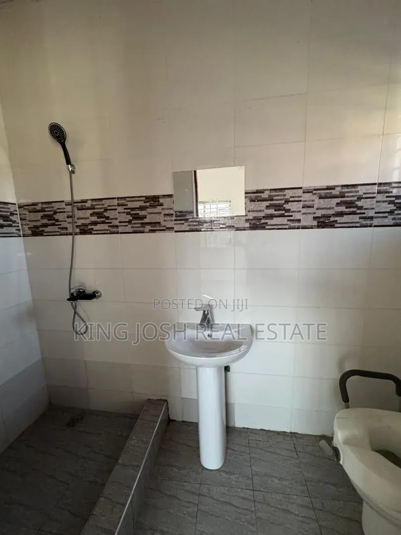 3bdrm House in Lashibi, Baatsona Total for rent