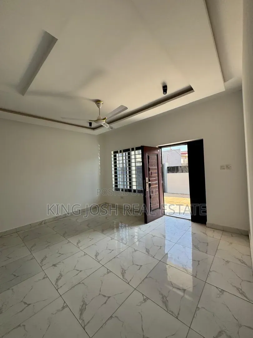 3bdrm House in Lashibi, Baatsona Total for rent