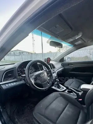 Hyundai Elantra SE 2018 White