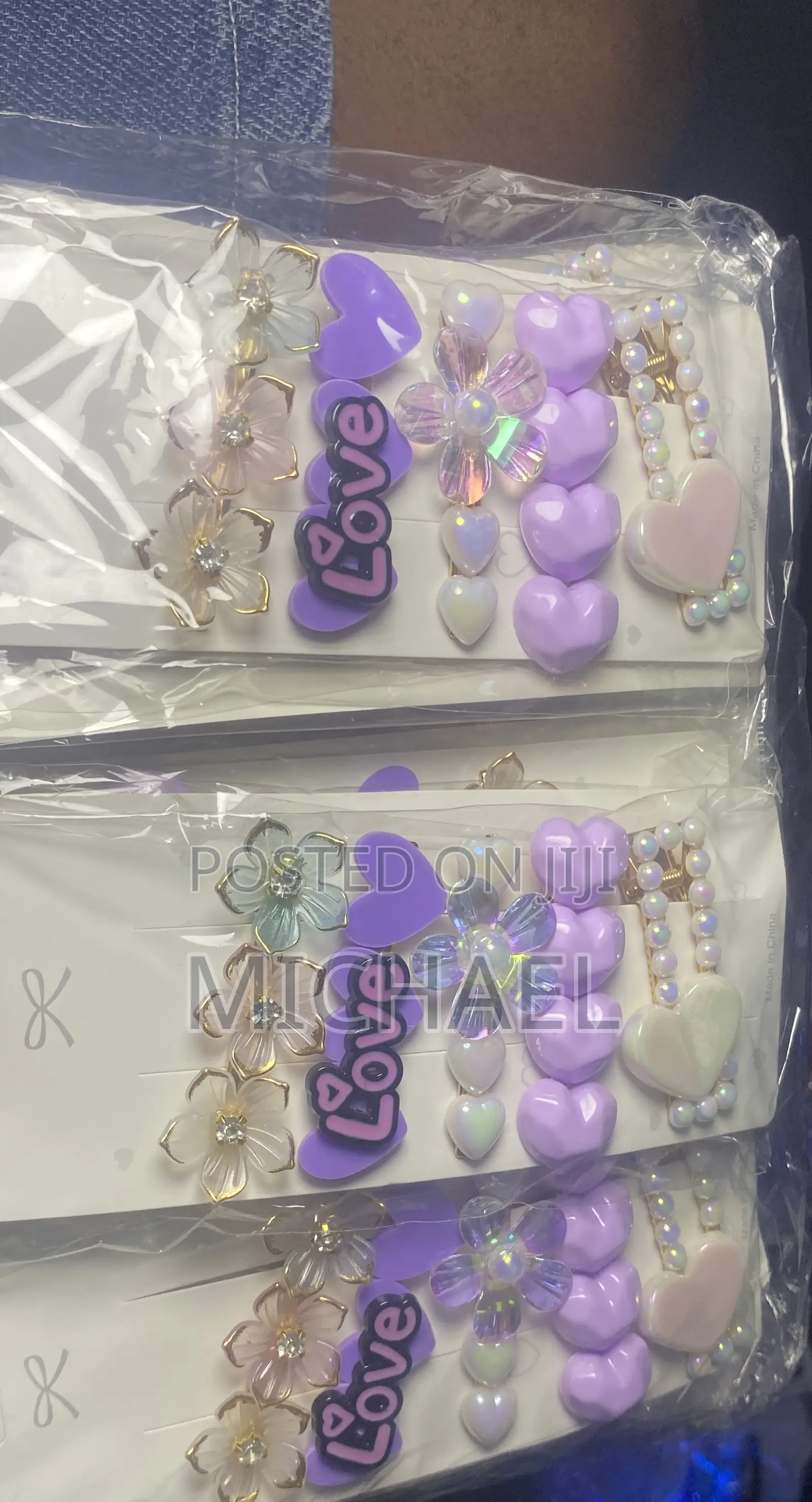 Hair Clip for Ladies Hair,comes in Different Designs