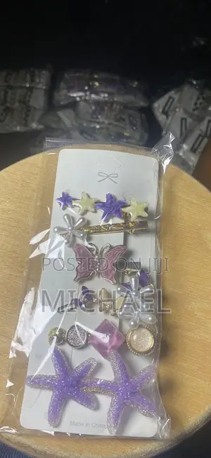 Hair Clip for Ladies Hair,comes in Different Designs