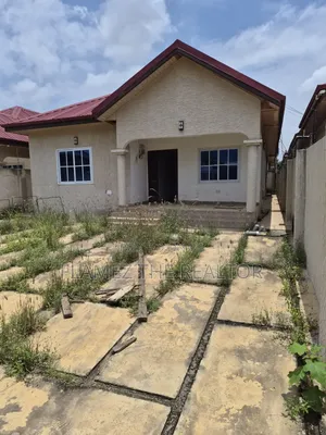 3bdrm House in Damas 2, Amasaman for sale