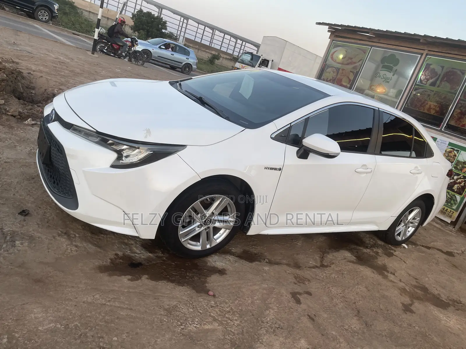 Toyota Corolla SE 2022 White