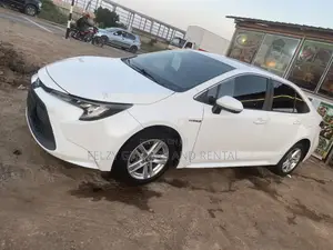 Toyota Corolla SE 2022 White