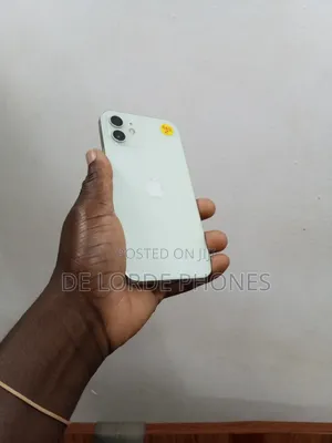 New Apple iPhone 11 64 GB Green