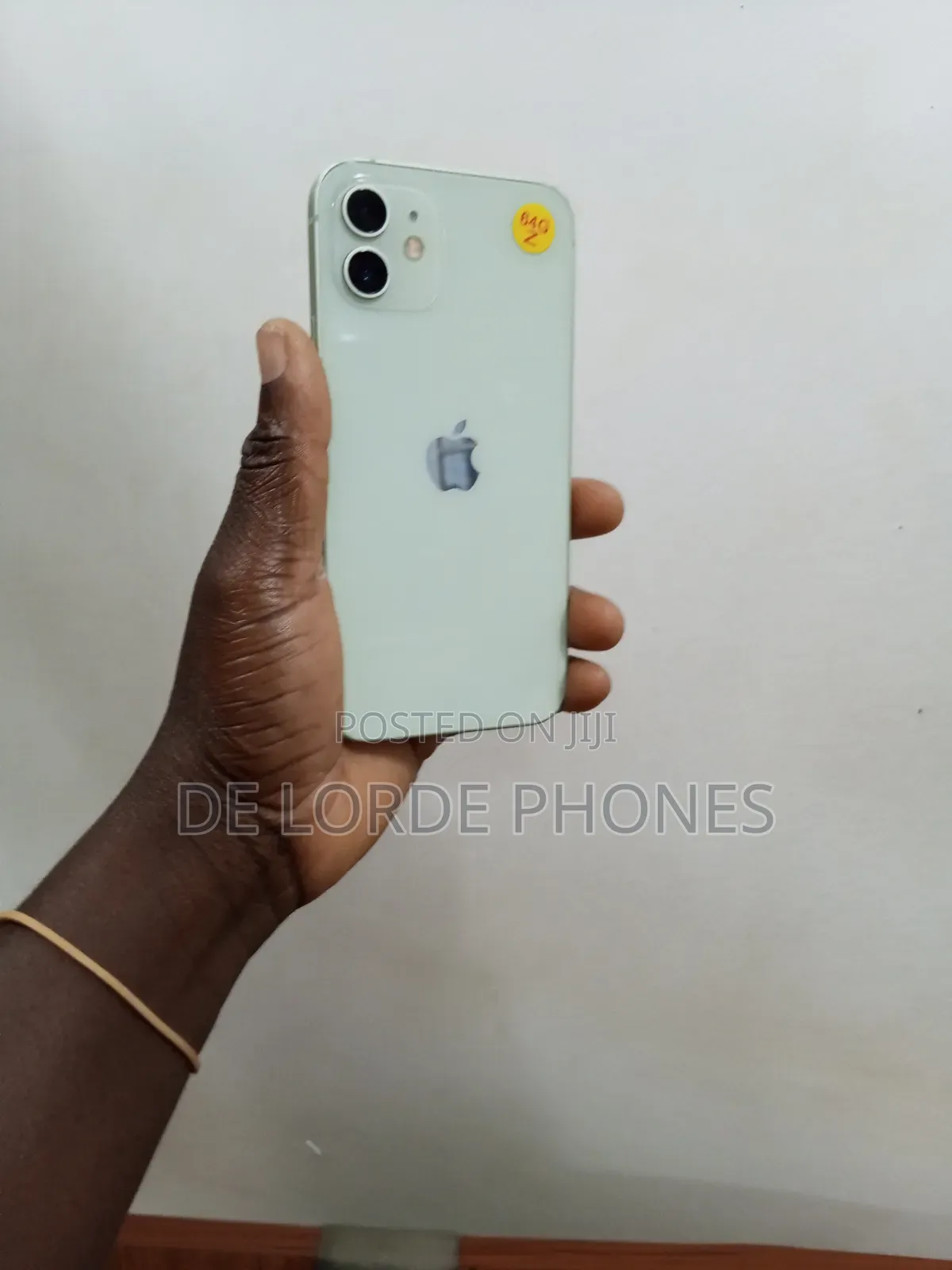New Apple iPhone 11 64 GB Green