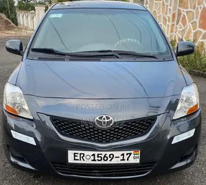 Toyota Yaris 2011 Gray