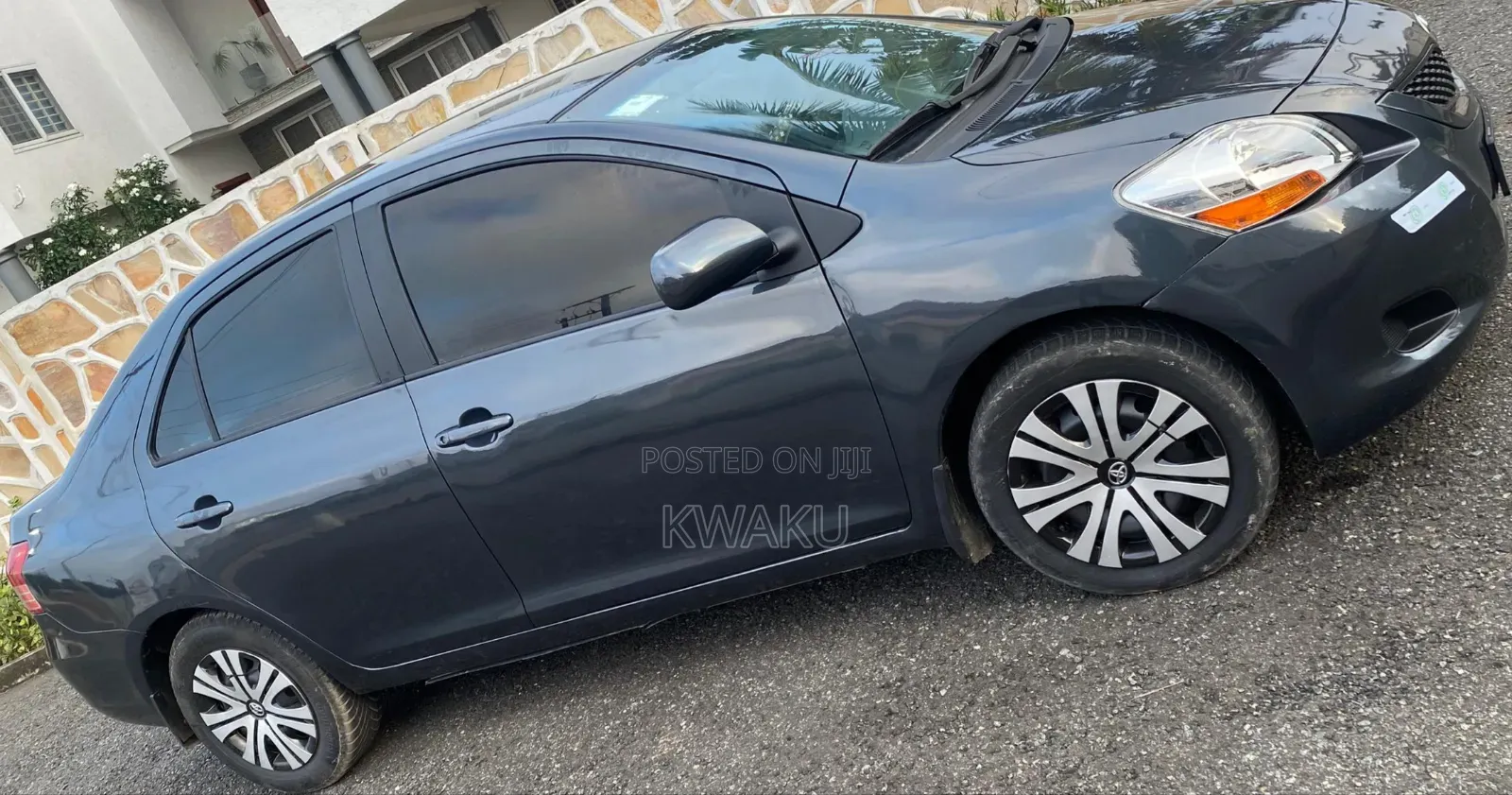 Toyota Yaris 2011 Gray