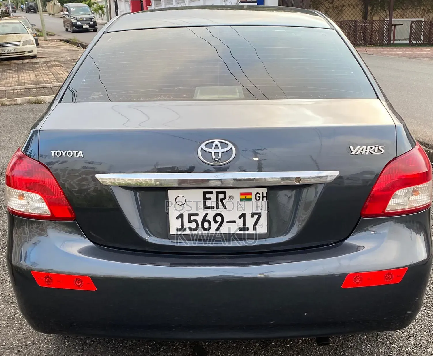 Toyota Yaris 2011 Gray