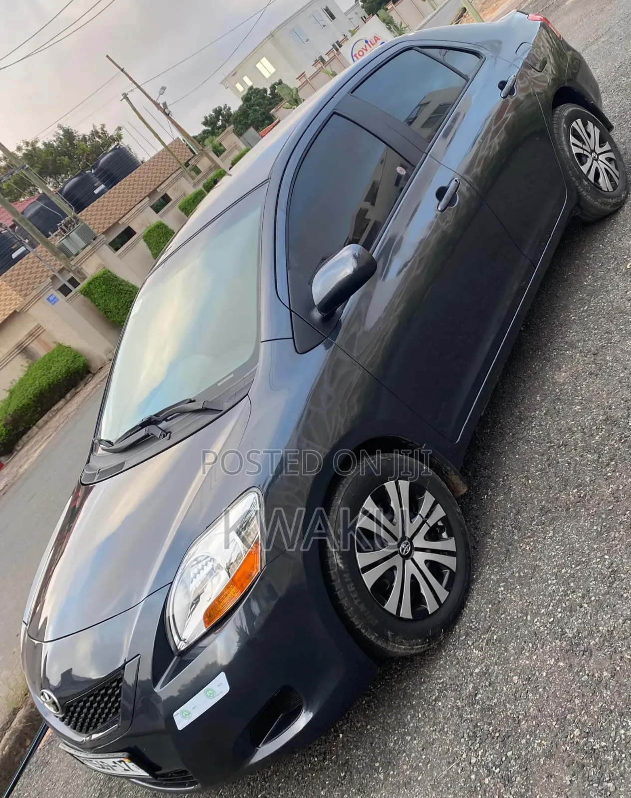 Toyota Yaris 2011 Gray
